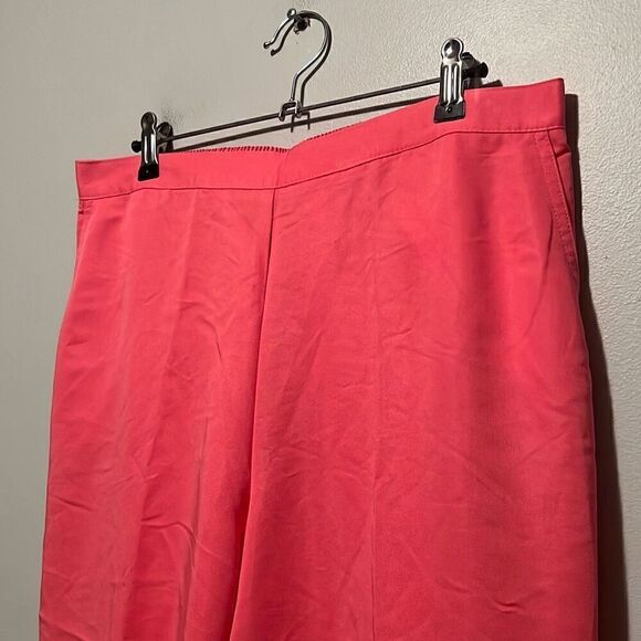 Alfred Dunner Women's Solid Pink Pull On Flat Front Capri Pants Size 14 NWT - Picture 2 of 8